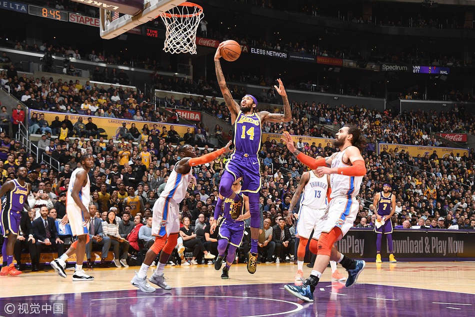 采访时眼含 采访时眼含